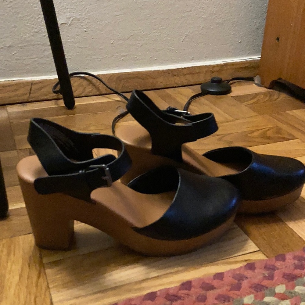 High heel clogs